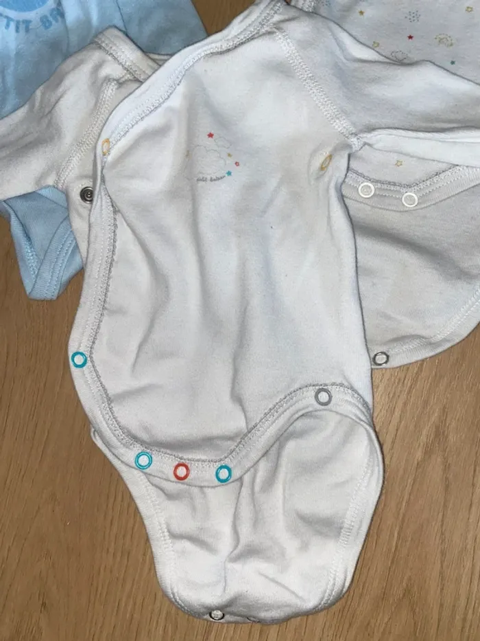 Lot de 3 bodies Petit Bateau - Taille Naissance - photo numéro 4