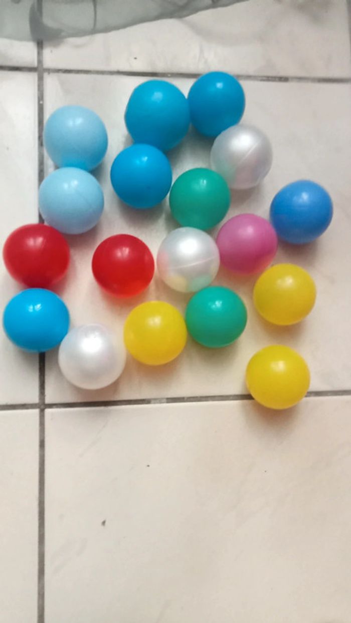 Lot de 18 balles multicolores de piscine