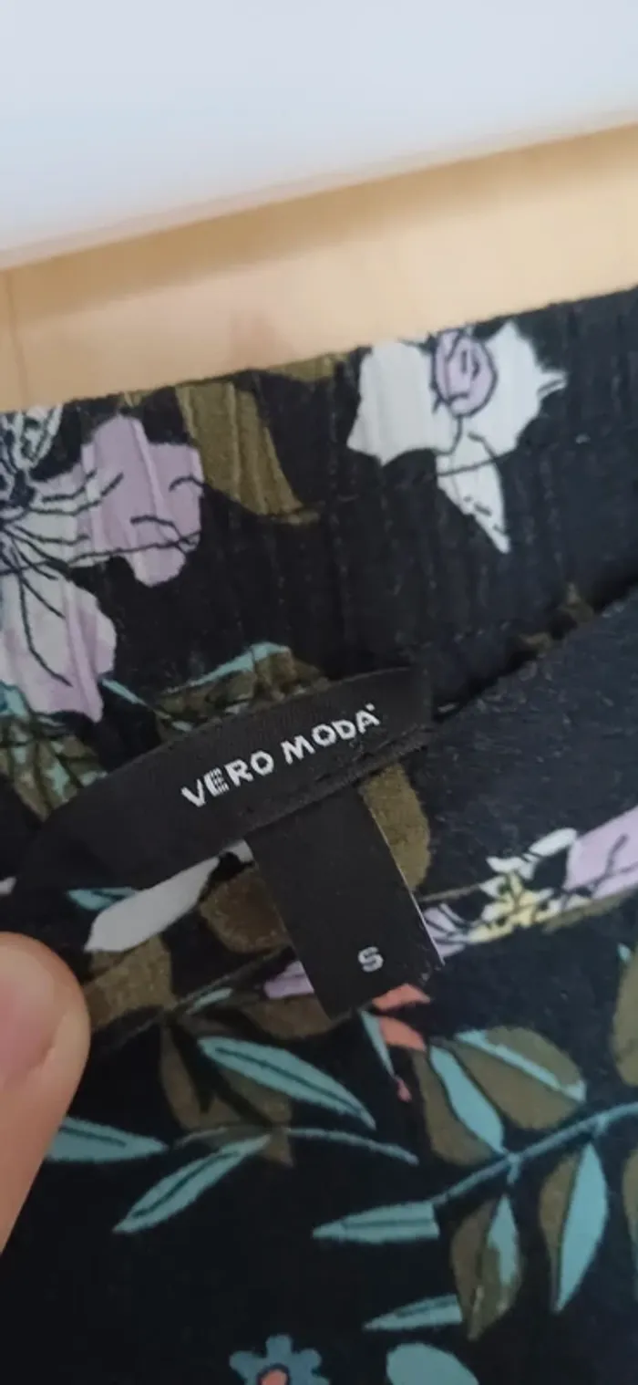 Pantalon fin fleuri vero moda taille small - photo numéro 3