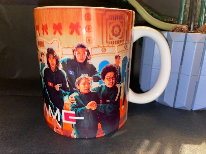 🩸 Mug Squid Game – L’univers impitoyable du jeu ! 🎭 - photo numéro 3