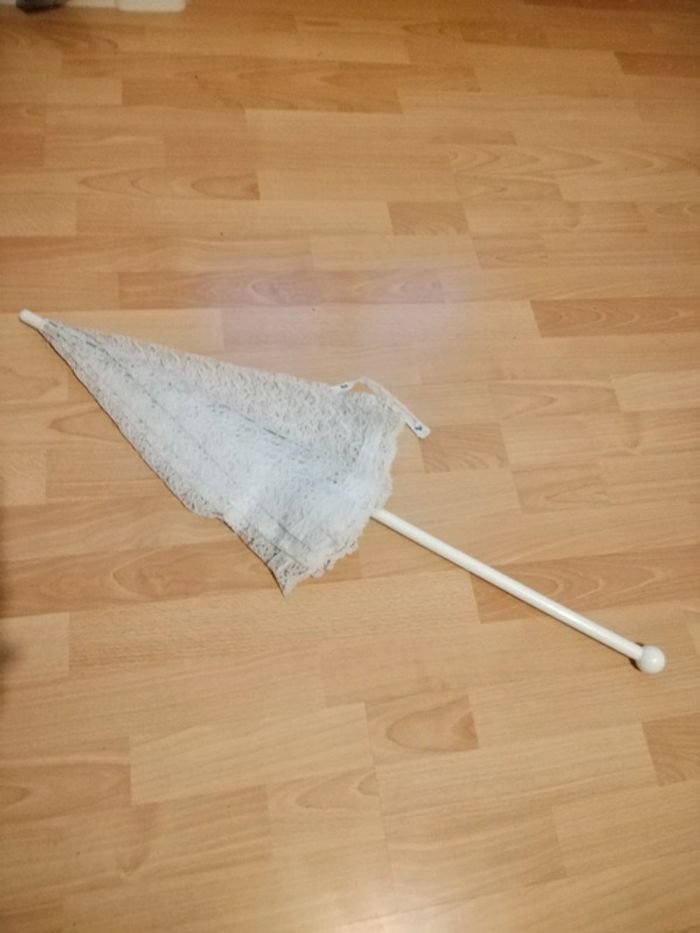 Ombrelle en dentelle blanche neuve - photo numéro 3