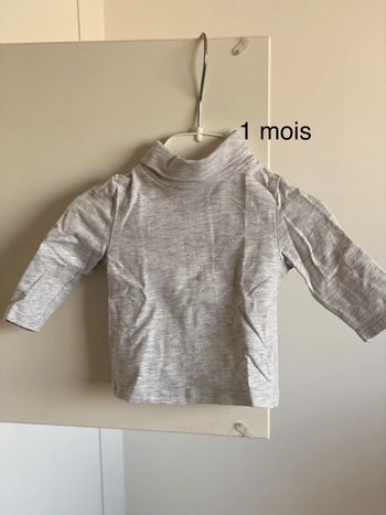 Tee shirt col roulé 1 mois