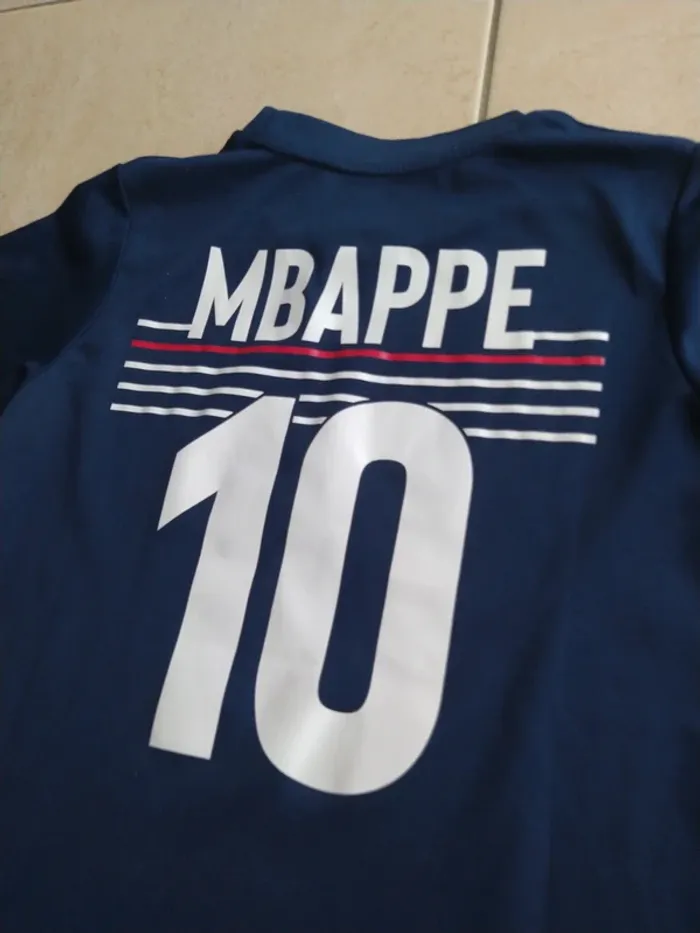 Maillot de foot équipe de France taille 10 ans Mbappe - photo numéro 7