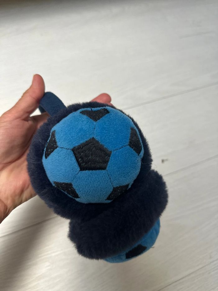 Cache oreilles bleu et bleu marine, ballon de foot - photo numéro 3