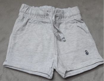 short gris chiné obaibi 6 mois en parfait état