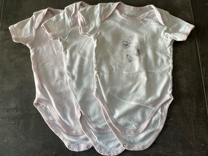 Lot de 3 bodys 24 mois