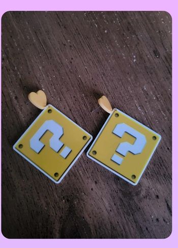 Boucles d'oreilles Mario lucky block