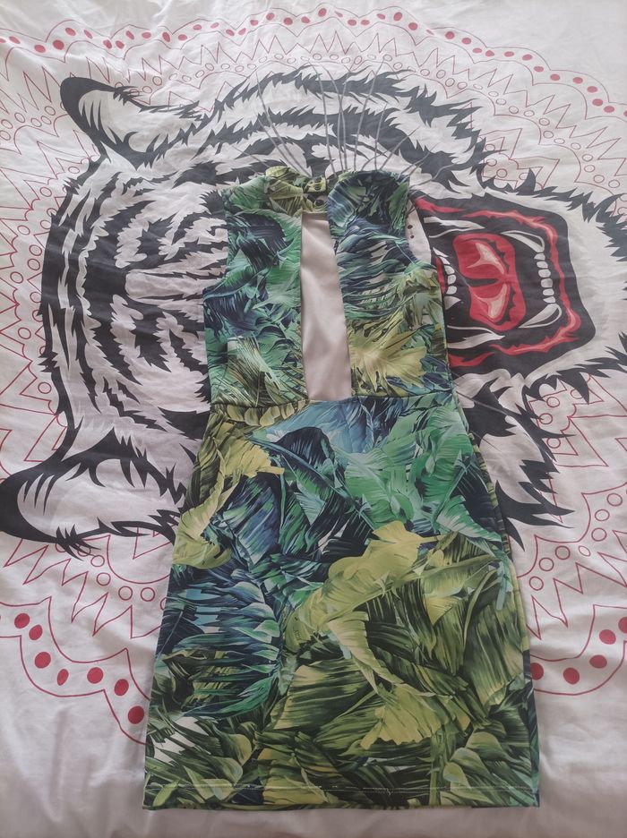 Robe a décolleté dans le dos taille M - photo numéro 2