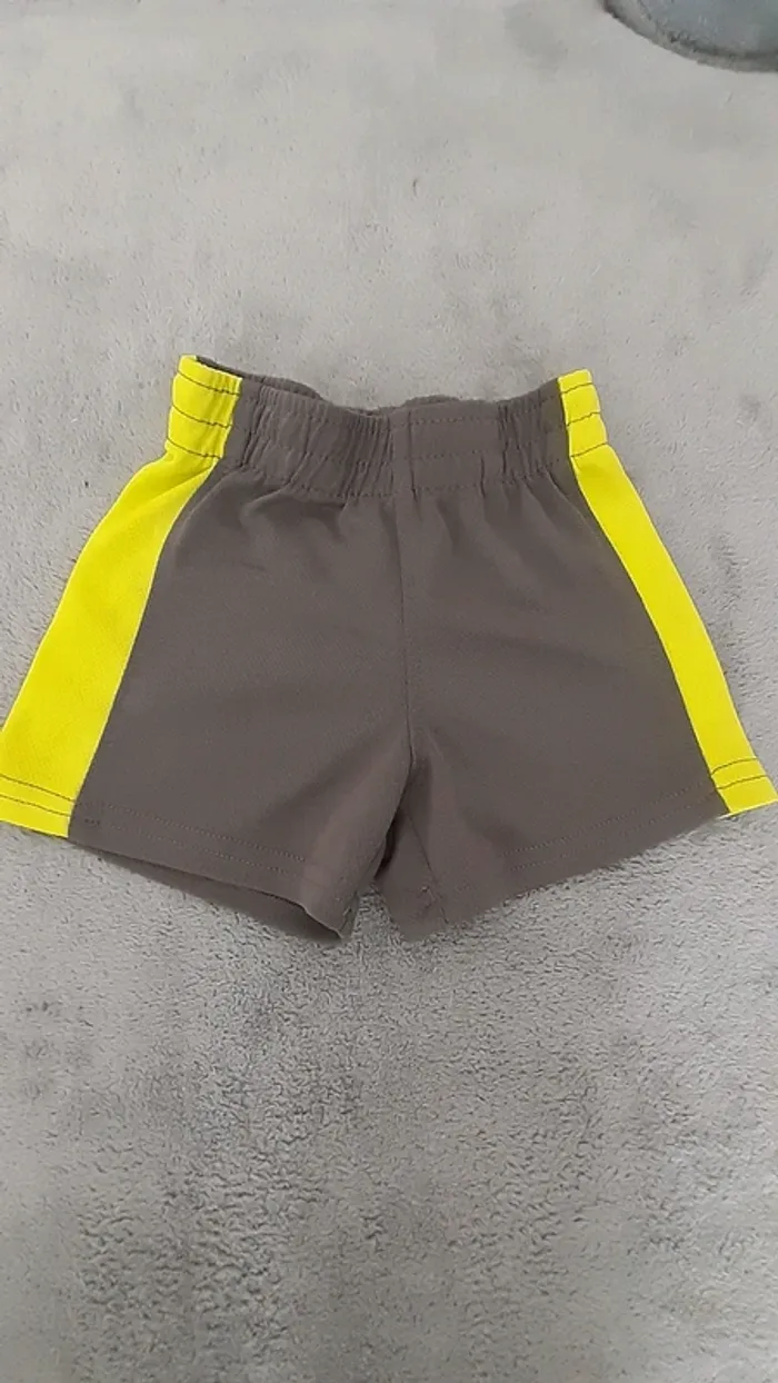 Short bébé garçon