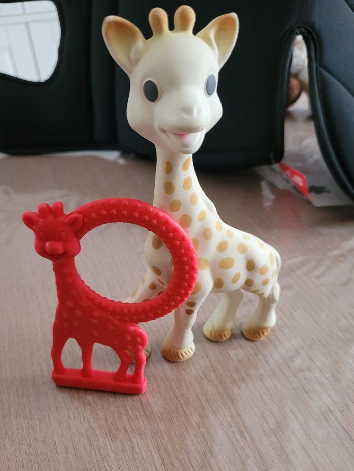 Sophie la girafe et son anneau de dentition