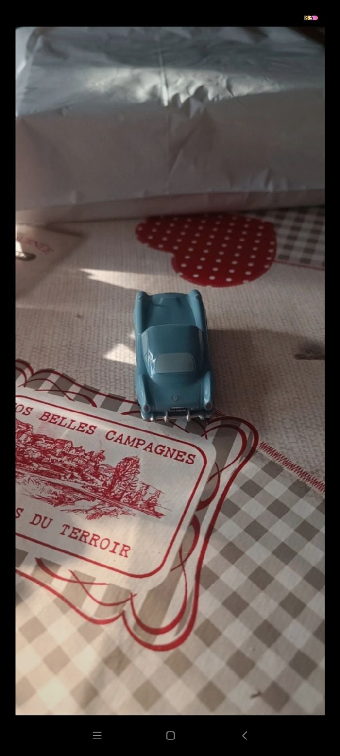 Voiture bleu - photo numéro 3