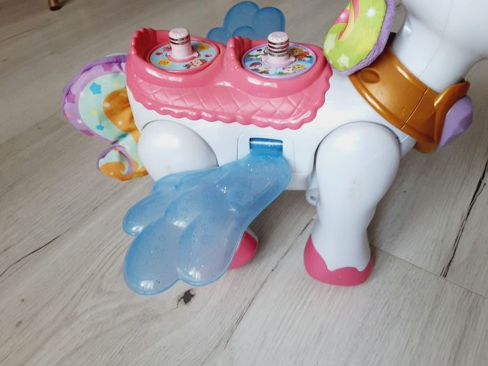 Jeu jouet enfant bébé Vtech Azalée la licorne enchantée arc en ciel - photo numéro 3