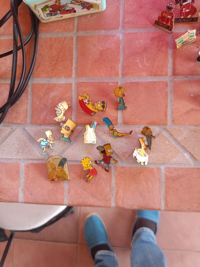 Lot 12 pin's Simpson