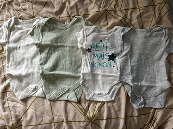 Lots de body 3mois