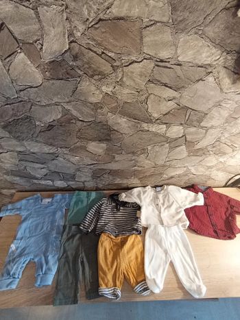 Lot vêtement 8 pièces taille 0 mois