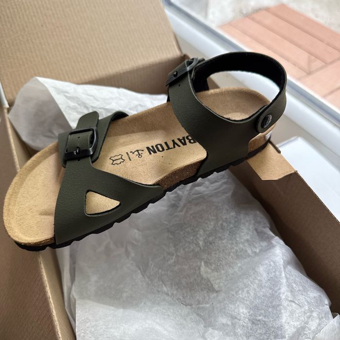 Tes jolies sandales sunbay en cuir neuves avec étiquette pointure 32 - photo numéro 4