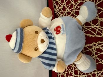 Doudou ours marin bavoir poisson rouge brodé TAKINOU