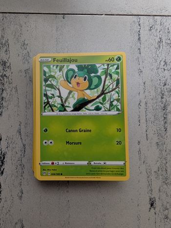 LOT DE 50 CARTES POKÉMON
