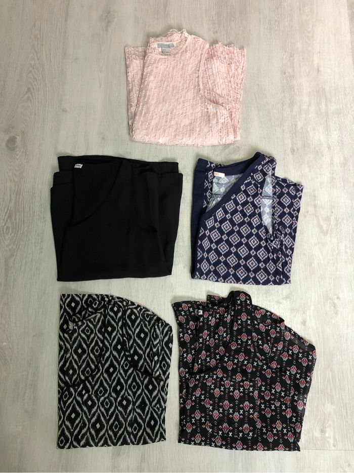 Lot de 5 tee-shirts débardeurs taille S