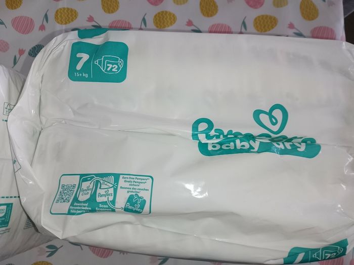 Lot de 144 couches pampers taille 7 + cadeau - photo numéro 2