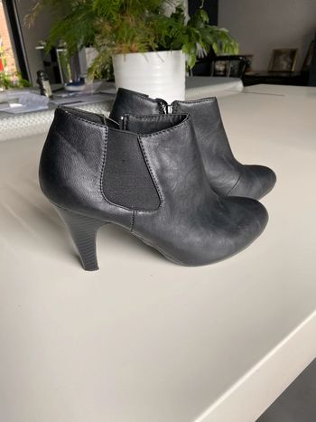 Bottines courtes semelle elasthomere