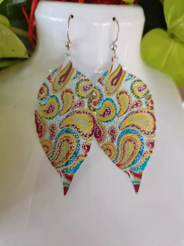 Boucles d'oreilles fantaisies plastique légère multicolores