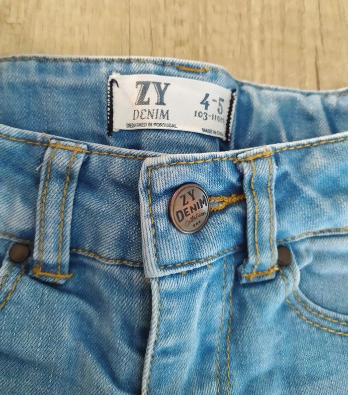 Short en jean bleu clair fille taille 4/5 ans ZY - photo numéro 3