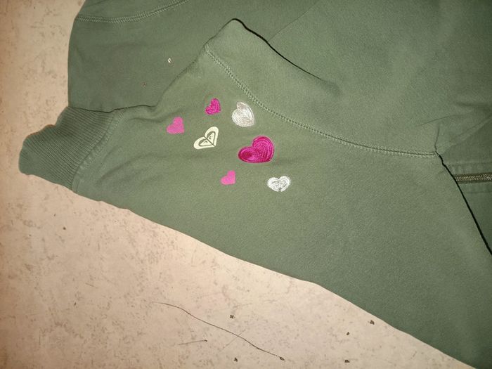 Gilet Roxy avec deco à plusieurs endroits t.16 ans - photo numéro 2