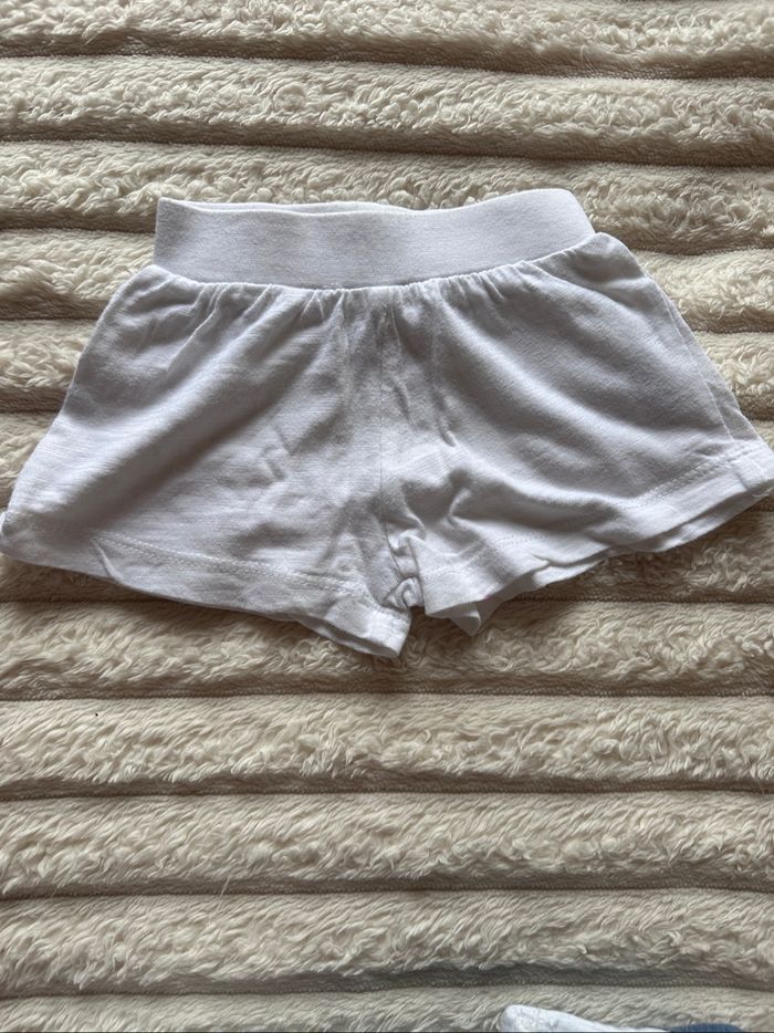 Lot 6 shorts 3 mois - photo numéro 3