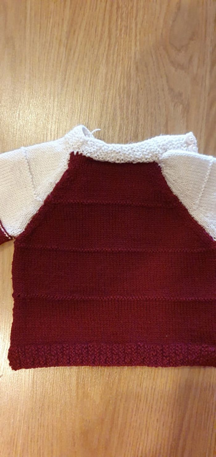 pull 12 mois fille bordeau et blanc fait main - photo numéro 3