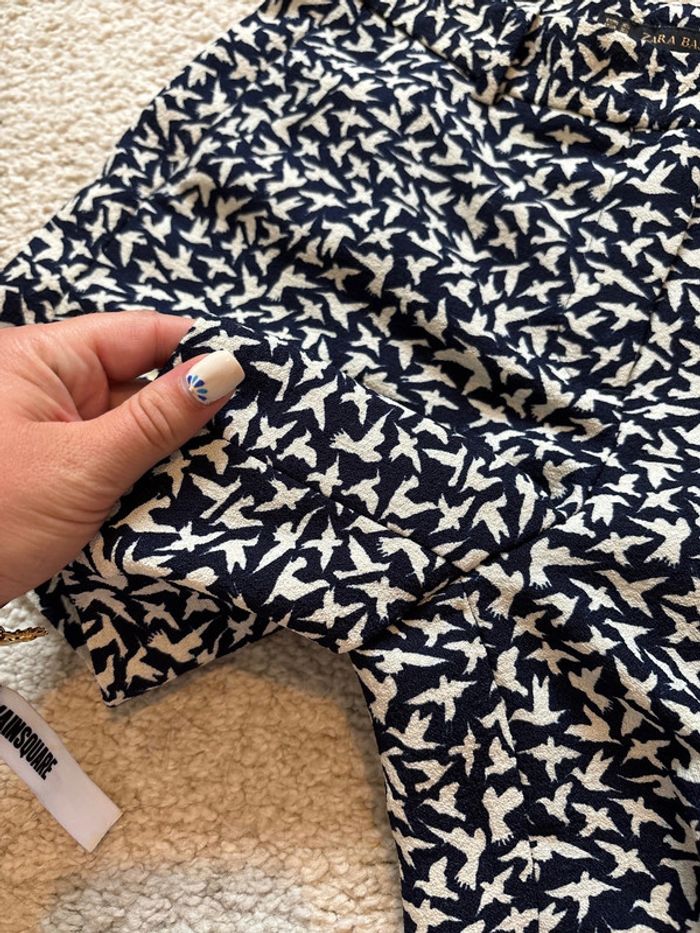 Short bleu marine et blanc motif oiseau Zara taille XS - photo numéro 4