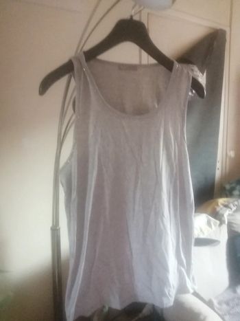 🌸Débardeur gris aux contours  perles argentées  Taille 40 Neuf 🌸