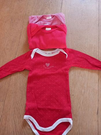 Lot bodies ML 3 mois