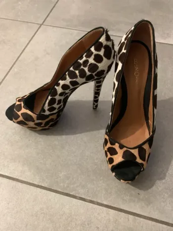 Superbes chaussures à talons Cosmoparis taille 36 
