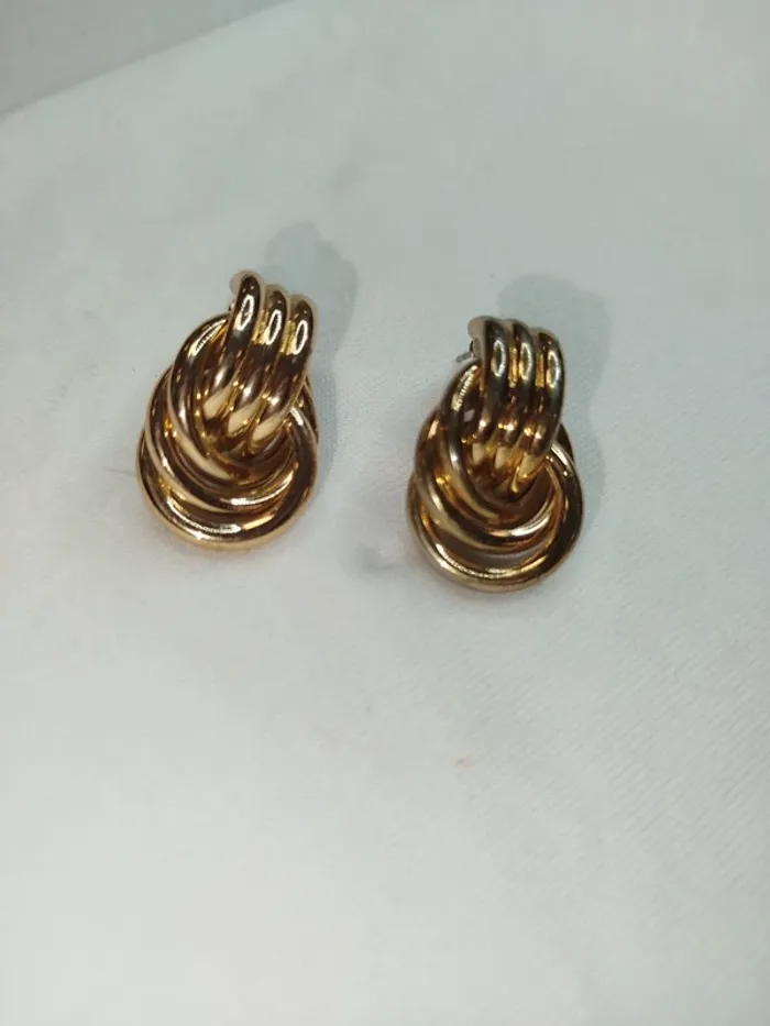Boucle d'oreille anneaux - Trinity boucles dorée - puces avec fermoirs - photo numéro 6