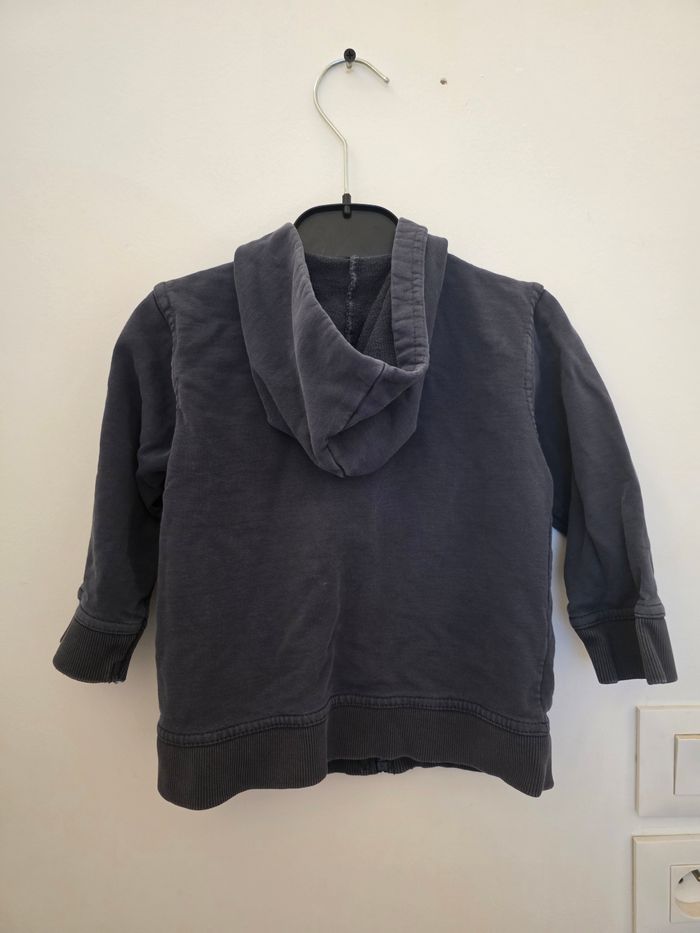 Pull a capuche à zip bleu marine taille 3 ans - photo numéro 2