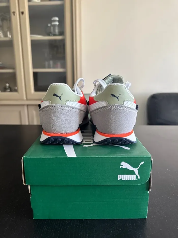 Baskets Puma enfant multicolores – neuves, pointure 32 - photo numéro 2