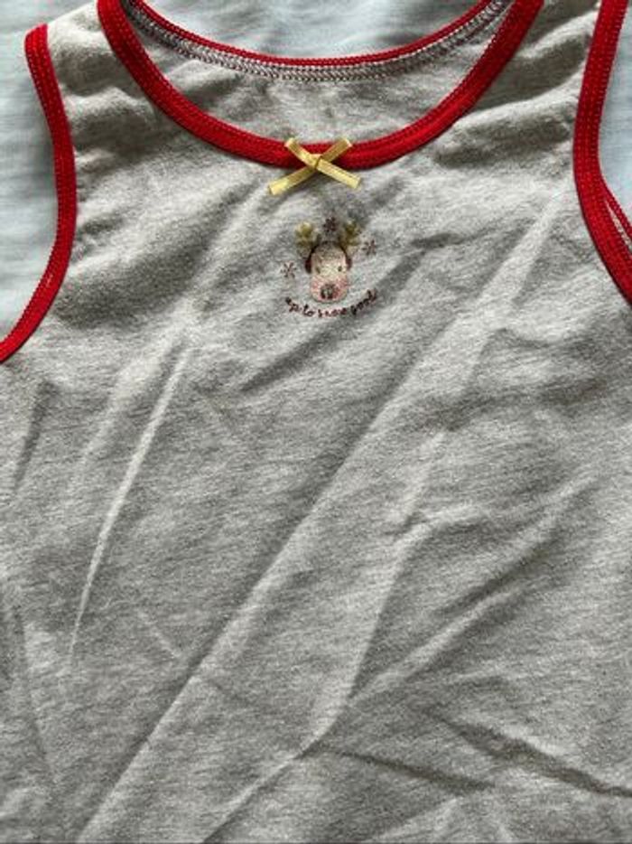 Lot de 2 tricot de peau / débardeur Noël primark 3 ans / 4 ans - photo numéro 2