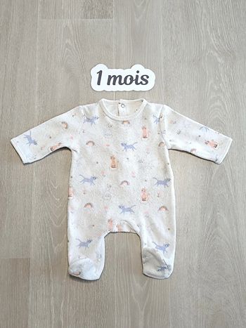 Pyjama 1 pièce bébé fille taille 1 mois