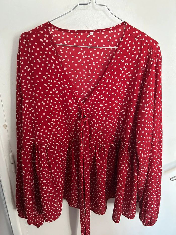 Blouse rouge à pois • taille 2XL