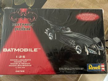 Revell model kit batmobile Batman et Robin 