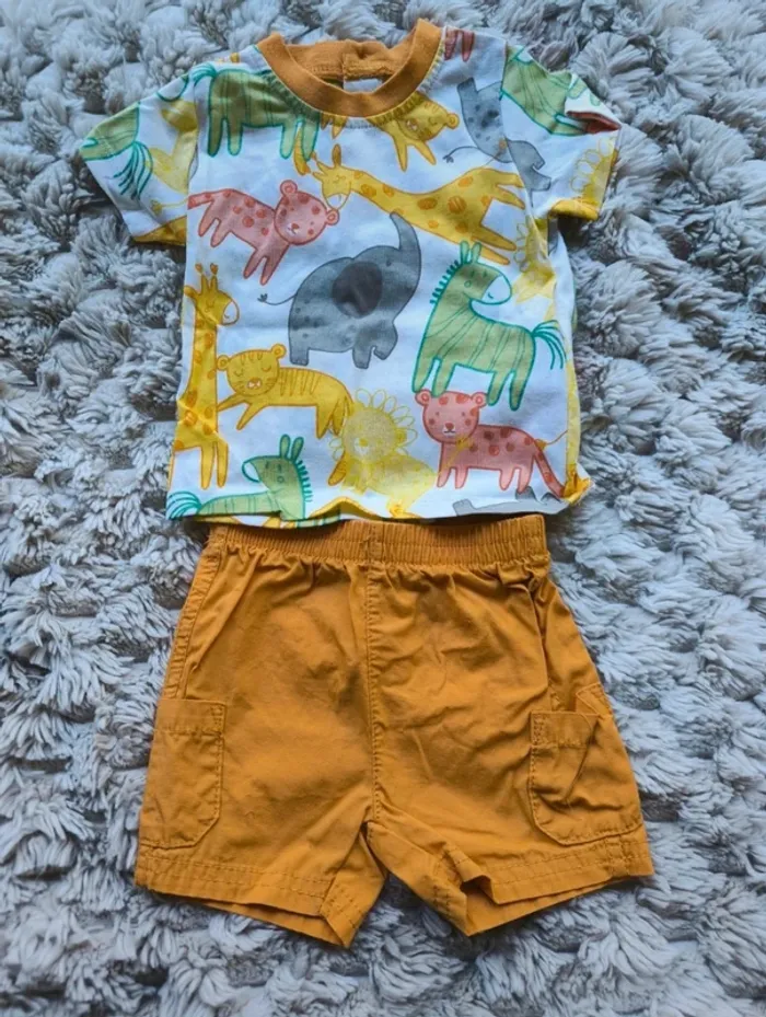 Ensemble short & tee shirt