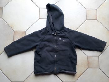 Gilet , veste , sweat zippé a capuche  6 ans IDSPORT