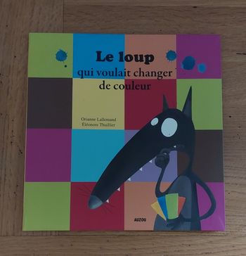 Le Loup qui voulait changer de couleur - Mes p'tits albums - Auzou 