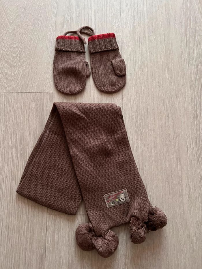 Écharpe et moufle neuf 18-36 mois
