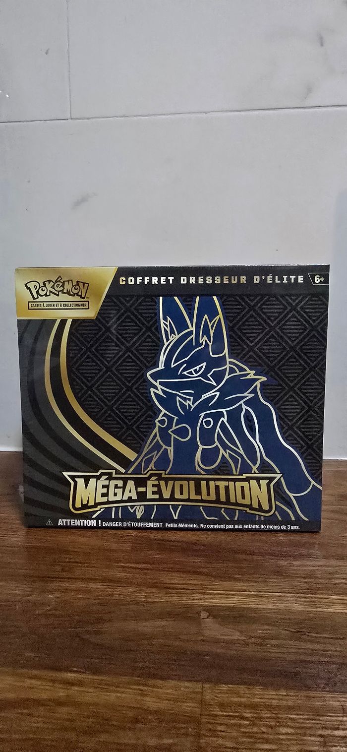 Pokemon coffret dresseur d elite mega évolution