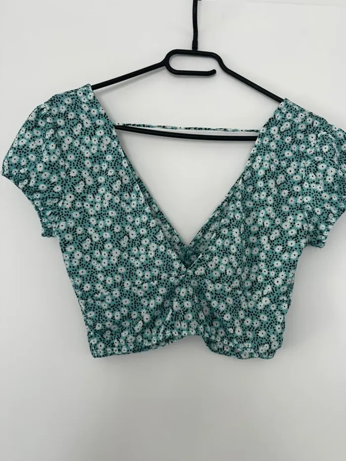 Haut fleuri Bershka - photo numéro 4