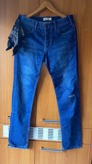 Jean avec foulard 42