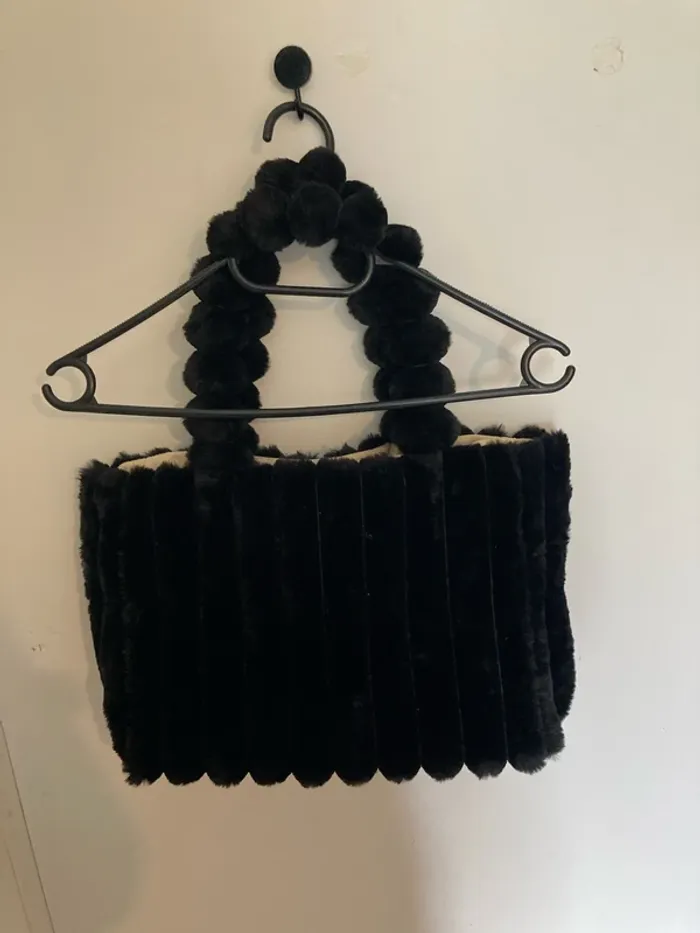 Sac noir moumoutte - photo numéro 2