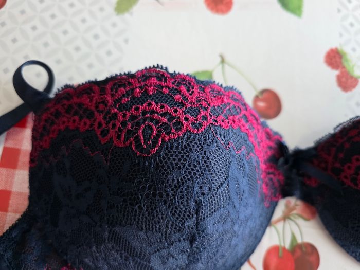 SOUTIEN-GORGE BLEU MARINE/ROSE DENTELLE MARQUE BASIC ONE TAILLE 95C - photo numéro 3